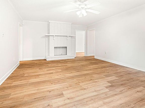 3rd image of 2512 Taft Park