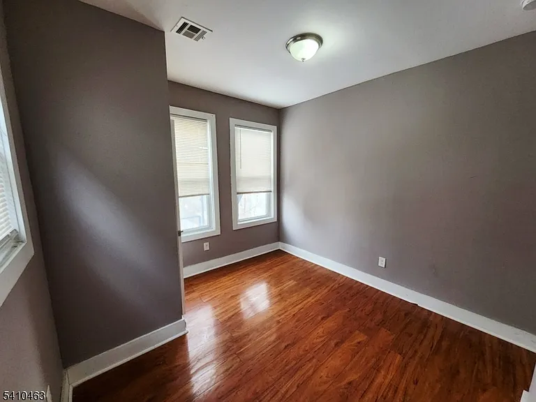 146 Hollywood Ave — Photo 15