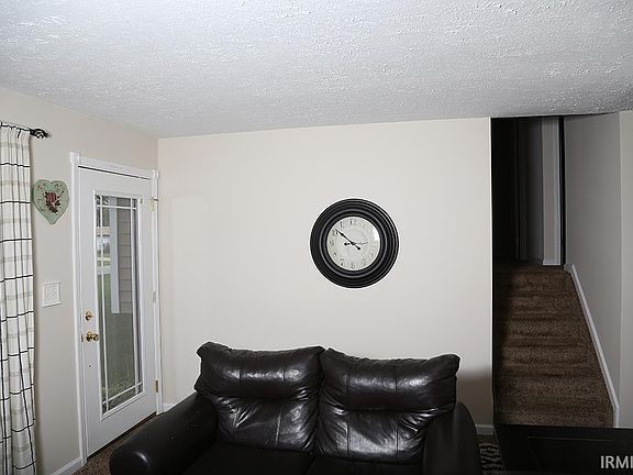 4th image of 56790 Mark Manor Dr
