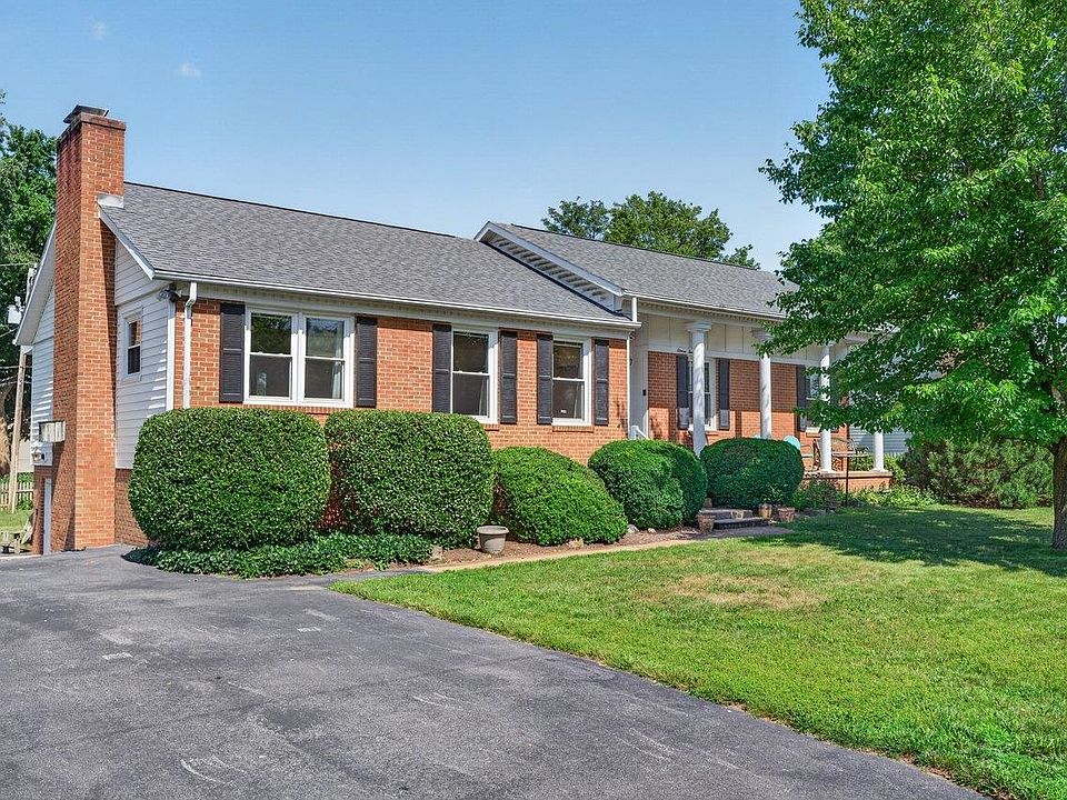 1st image of 1126 Woodleigh Ct