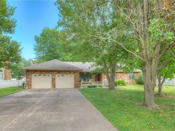 207 S Dittman St, Frontenac, KS 66763