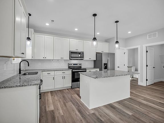 5th image of 304 Oakland Ave