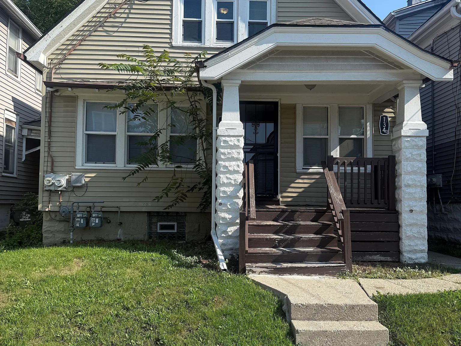 2 bed, 750 sqft, $1,050 — Photo 1