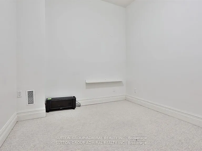 183 Douglas Ave — Photo 25