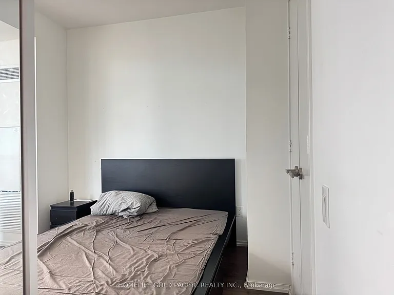 45 Charles St E #2505 — Photo 9