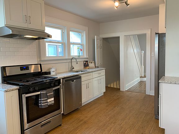17x10 eat in Kitchen 