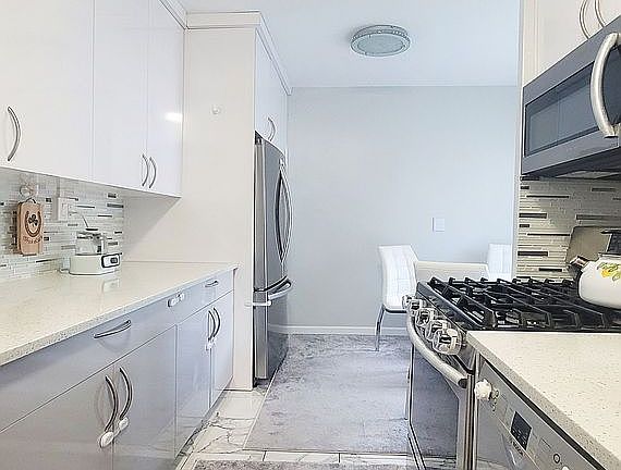 4th image of 6434 102nd St APT 5Z