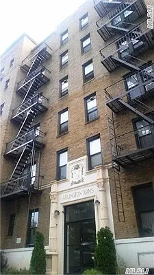 Sold by Winzone Realty Inc | media 8