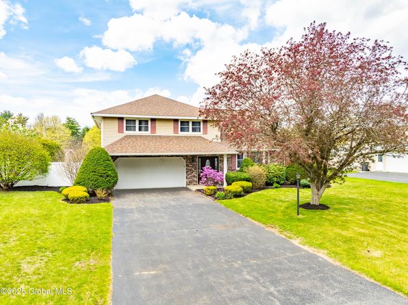 320 Dolan Drive, Schenectady, NY 12306