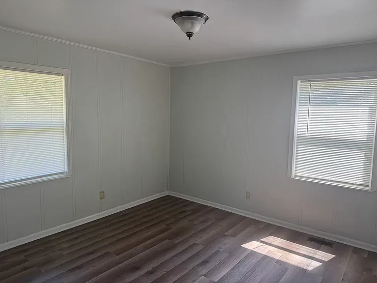 3207 Kingsbury St — Photo 9
