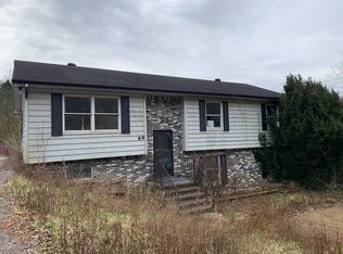 69 Walker Branch Rd, Hazard, KY 41701