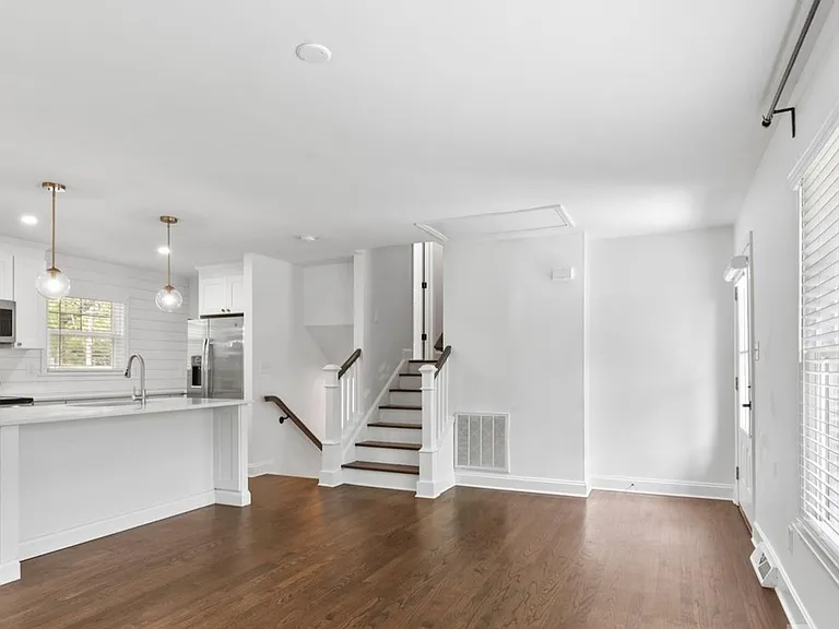 6725 Castlegate Dr — Photo 3