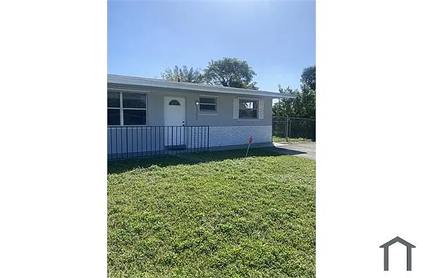 Building Photo - 1752 SW 70th Way