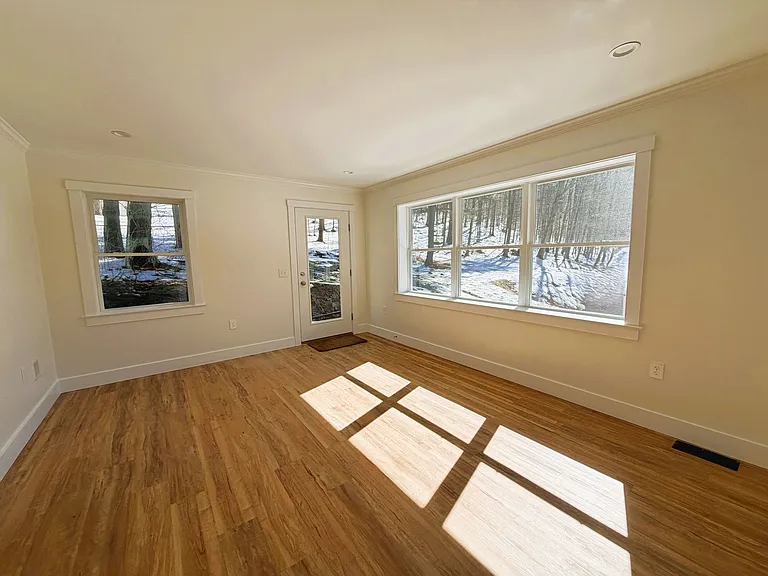 125A Tamarack Rd — Photo 6
