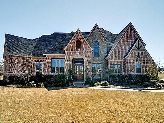 2nd image of 5801 Lucca Dr