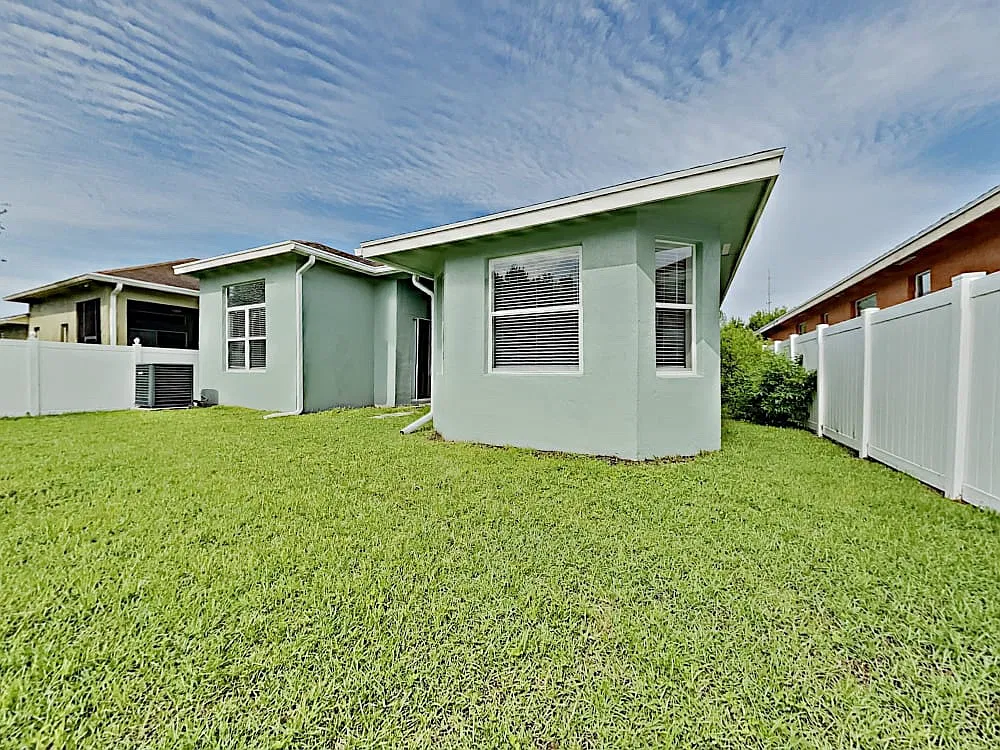 3 bed, 1590 sqft, $2,405 — Photo 2