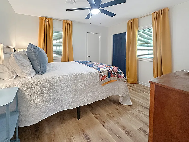 204 Dianne St — Photo 12