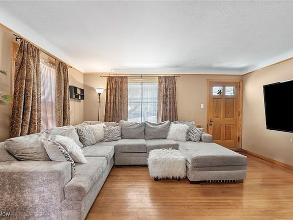 5th image of 4165 Harwood Rd