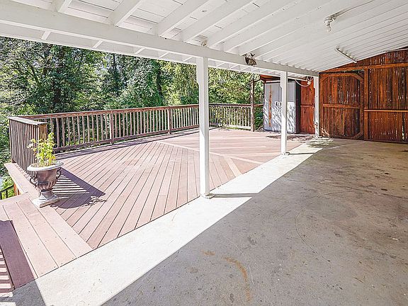 4th image of 285 E Quasset Rd