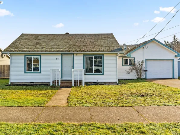 910 S 10th St, Cottage Grove, OR 97424