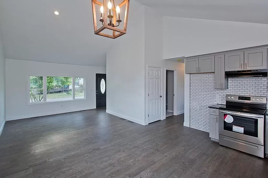 3 bed, 1000 sqft, $3,000 — Photo 2