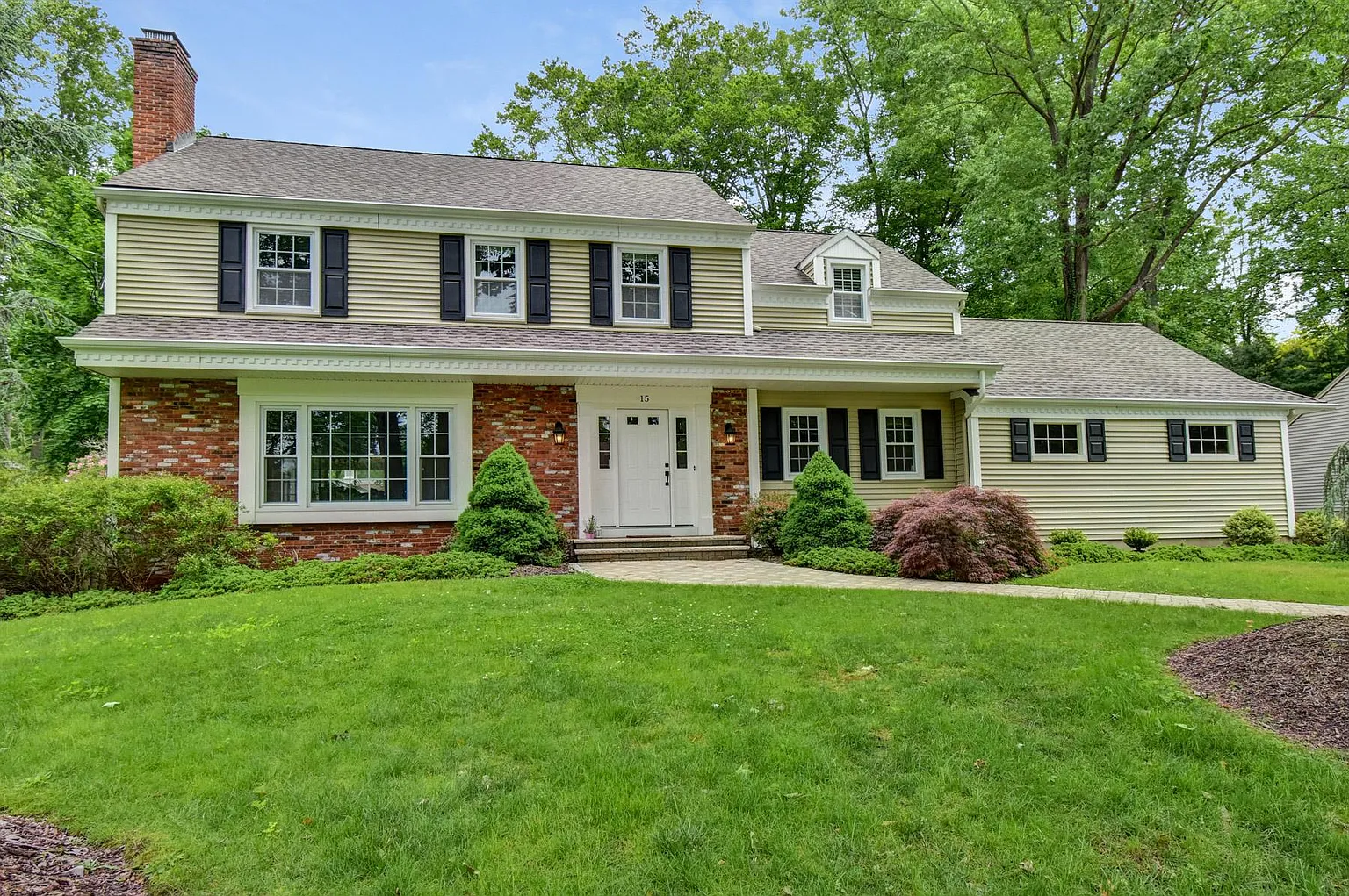 15 Concord Ln photo 1