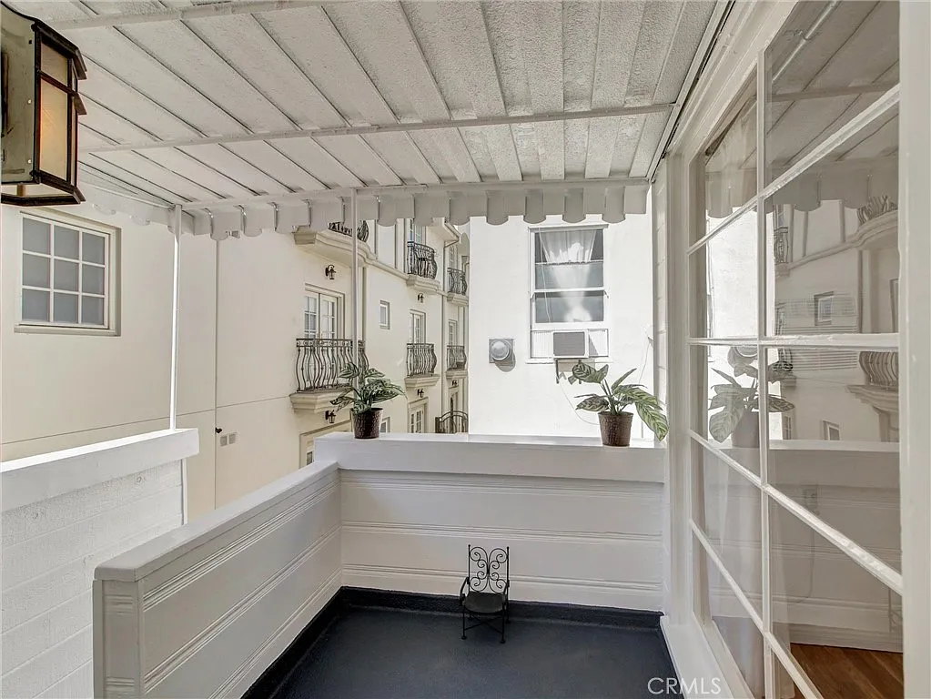 1 bed, 1.0 bath, 800 sqft, $3,300 — Photo 4