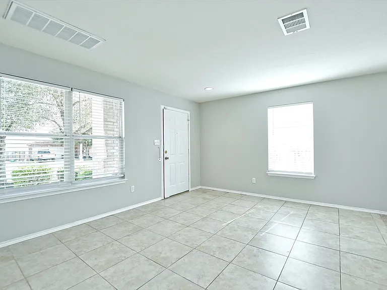 entry/office
