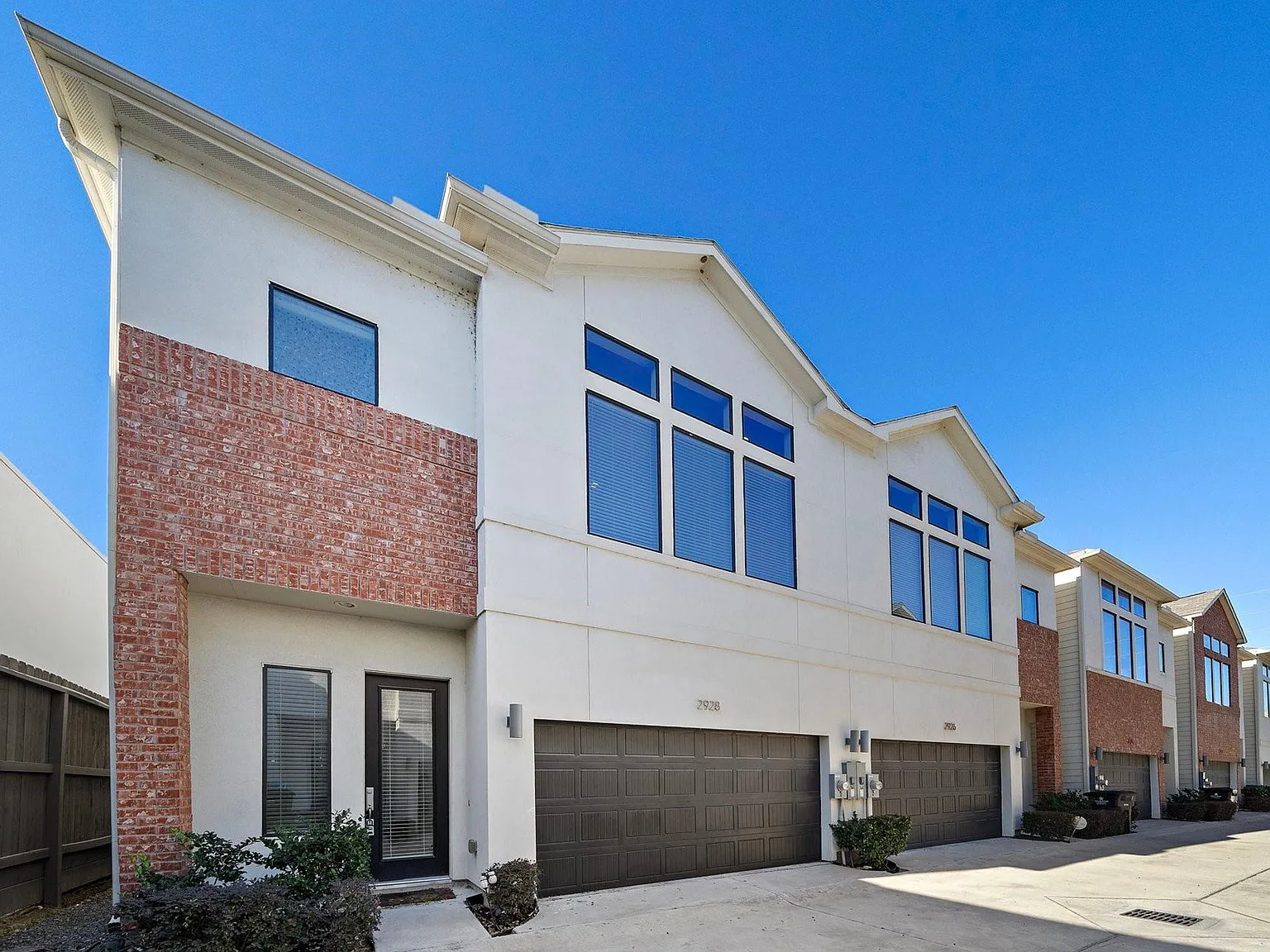 3 bed, 2.5 bath, 1565 sqft, $2,450 — Photo 1