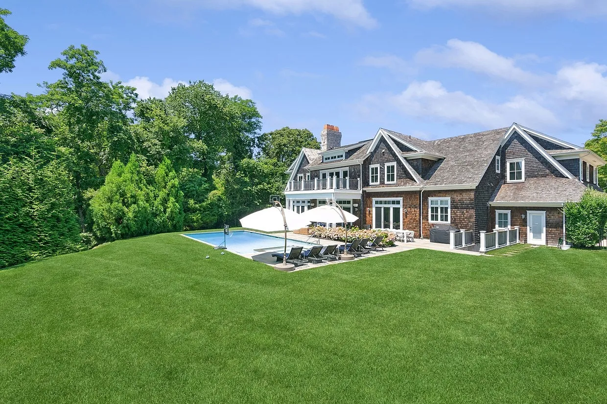 Brand New @ Fair Hills — Photo 1