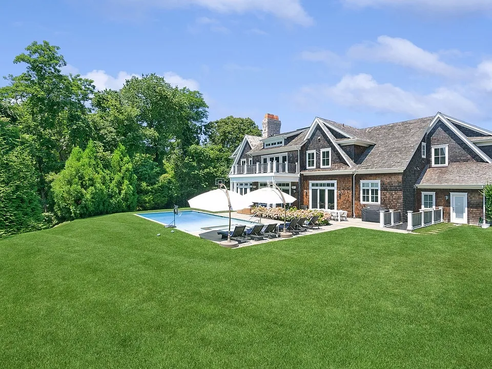 1 Fair Hills Ln