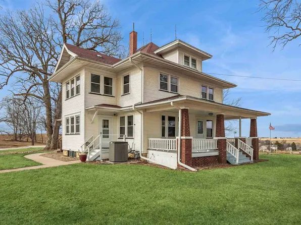 527 Swisher View Dr SW, Swisher, IA 52338