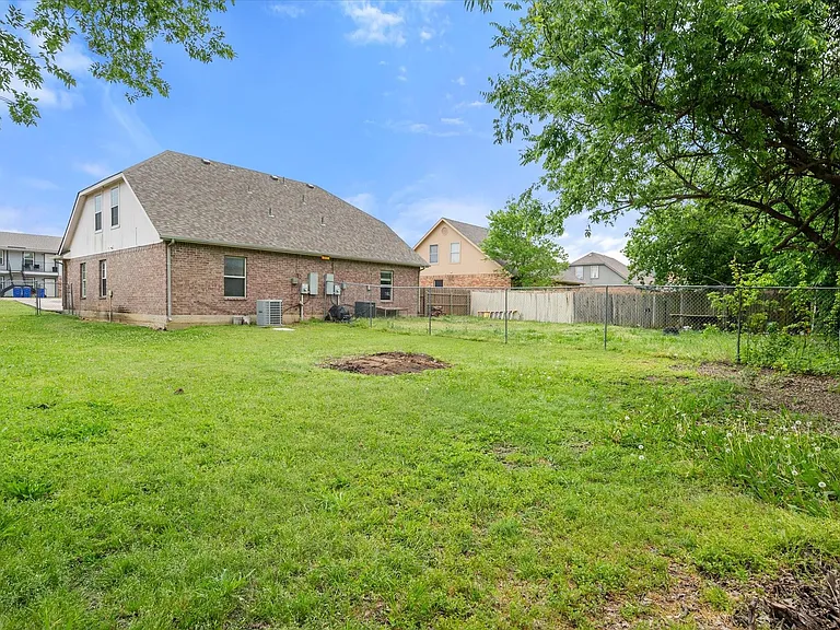 404 Kings Way Dr #A — Photo 15