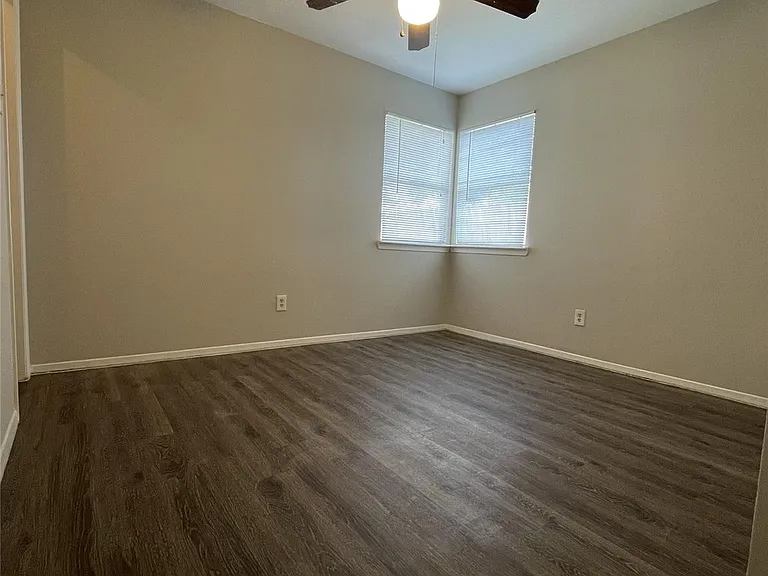 7611 Shaddock Dr — Photo 17