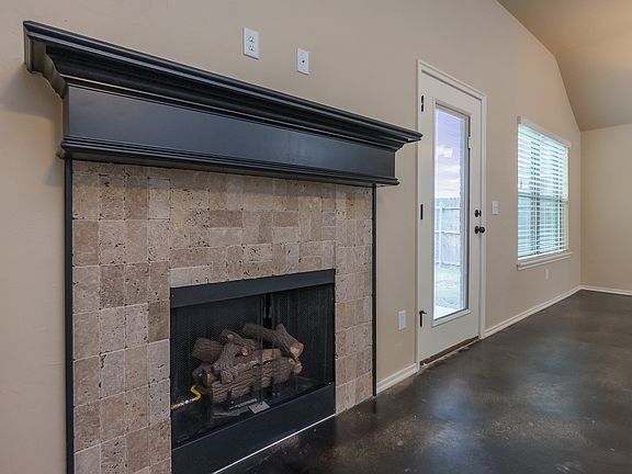 5th image of 228 SW 148th St