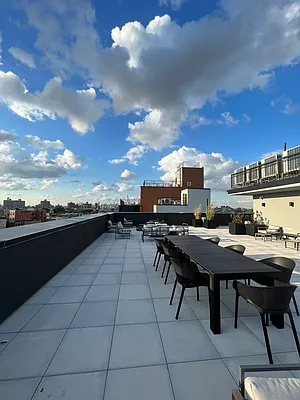 Rented by eRealty Advisors USA Inc | media 16