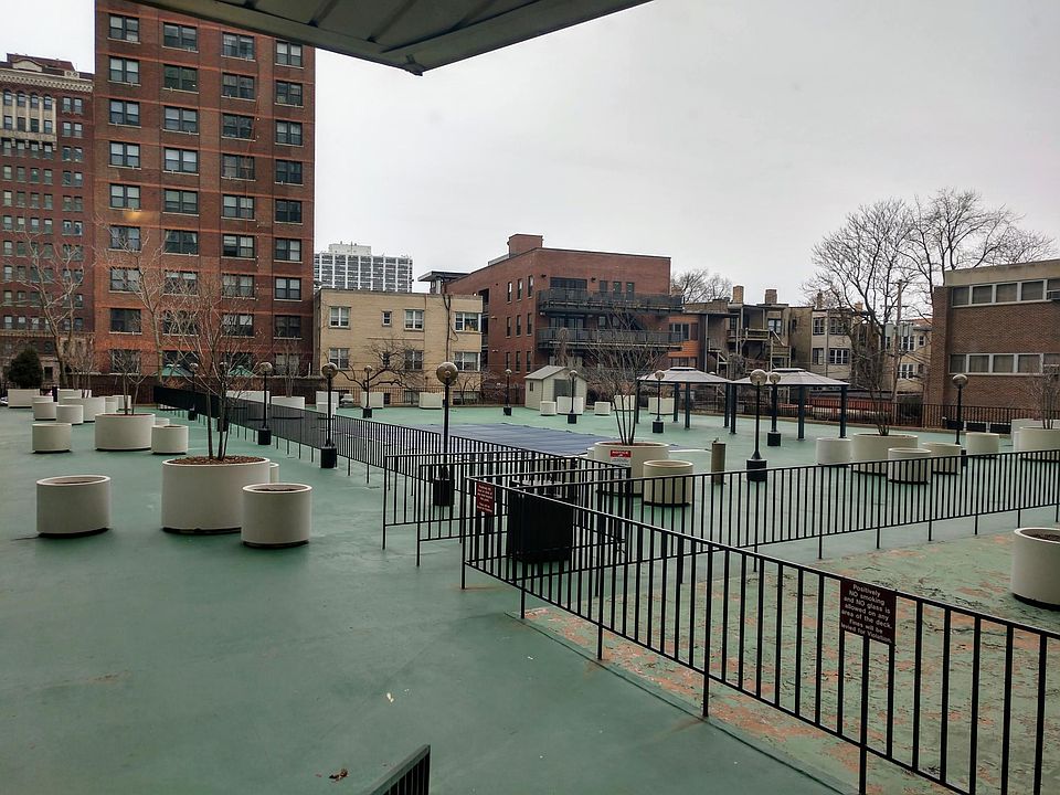 1st image of 525 W Hawthorne Pl APT 1003