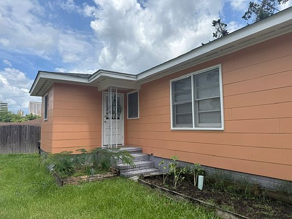 2nd image of 633 E College Ave #635