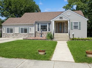 9160 S 52nd Ct, Oak Lawn, IL 60453