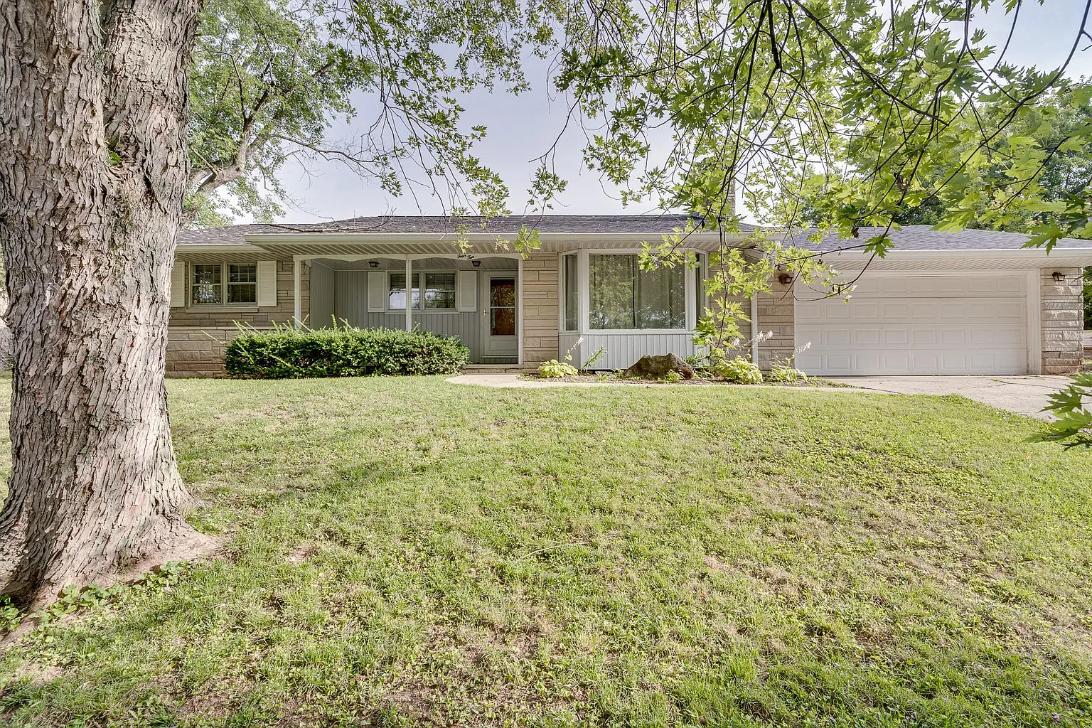 410 W Rebecca St photo 1