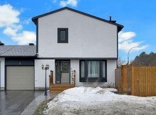 2 Dolan Dr, Ottawa, ON K2J 1V4