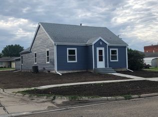 247 4th St, Hampton, NE 68843