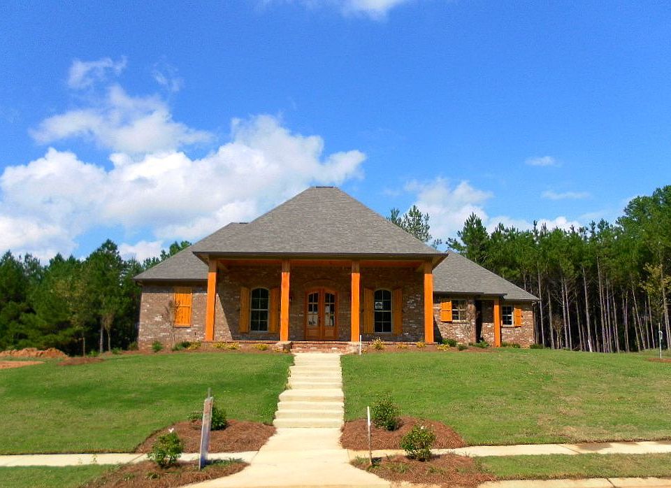 1st image of 114 Carrington Dr