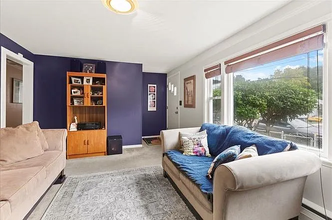 22 Arborfield Rd — Photo 2