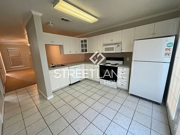 3rd image of 6143 Summerhill Pl