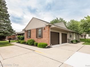 12108 Shenandoah Dr #1, South Lyon, MI 48178