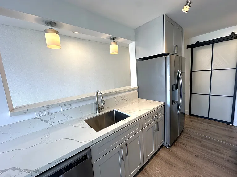 1069 Spencer St #1105 — Photo 9