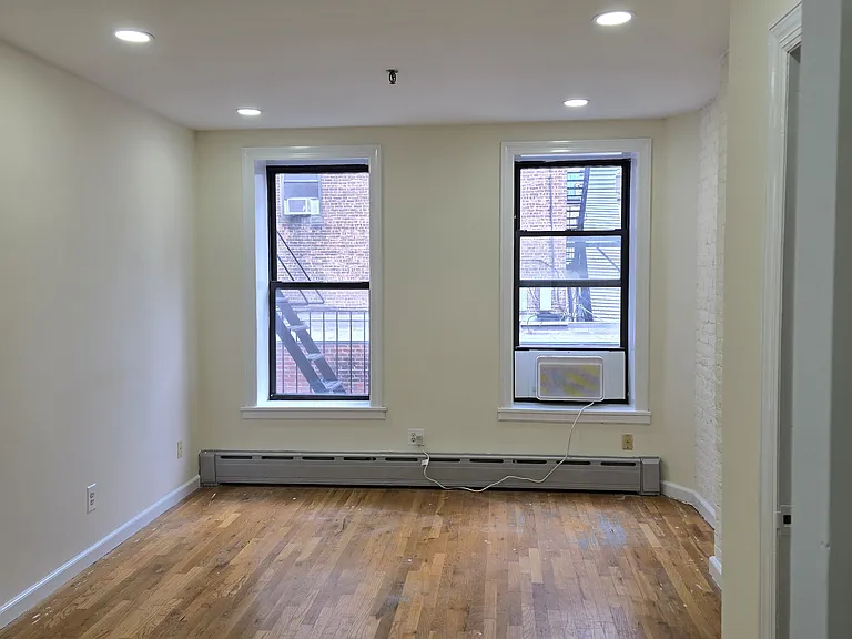 407 W 39th St #W3D — Photo 3