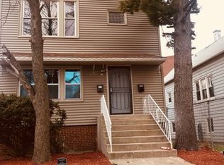 8446 S Marquette Ave, Chicago, IL 60617