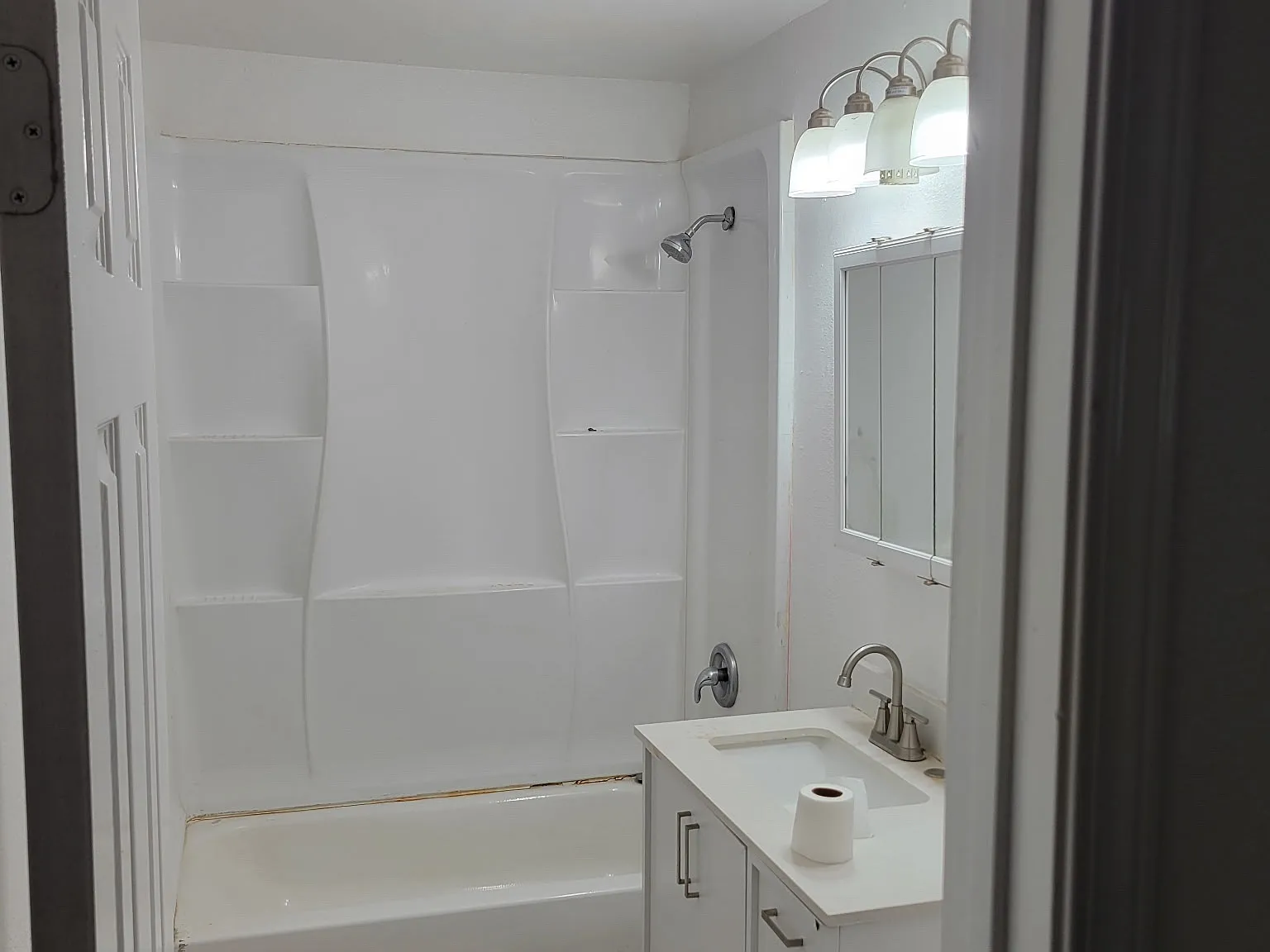 2 bed, 1000 sqft, $1,400 — Photo 3